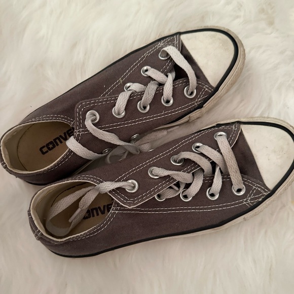 Converse - Picture 2 of 4